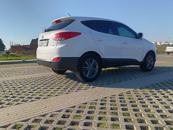 2014 Hyundai ix35 I Рестайлинг, белый, 1450000 рублей - вид 10