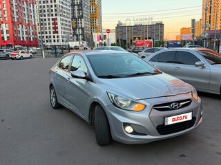 2012 Hyundai Solaris I, серебристый, 445000 рублей, вид 2