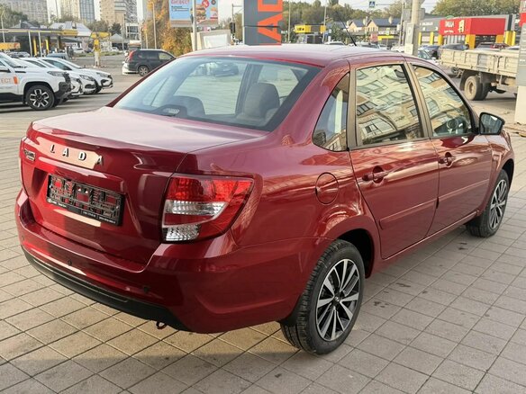 2026 Lada (ВАЗ) Granta I Рестайлинг, красный, 1310000 рублей - вид 4