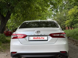 2019 Toyota Camry VIII (XV70), белый, 3030000 рублей, вид 3