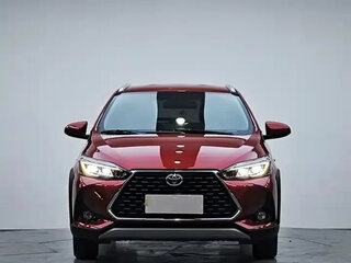 2022 Toyota Yaris L XP150 Рестайлинг, красный, 960000 рублей, вид 2
