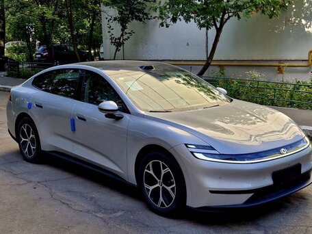 2026 Changan Qiyuan A06 51.48 kWh, серебристый, 2500000 рублей, вид 1