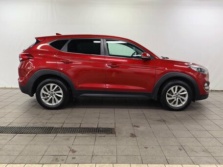 2017 Hyundai Tucson III, красный, 1700000 рублей, вид 4