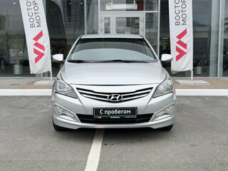 2014 Hyundai Solaris I Рестайлинг, серебристый, 900000 рублей, вид 3
