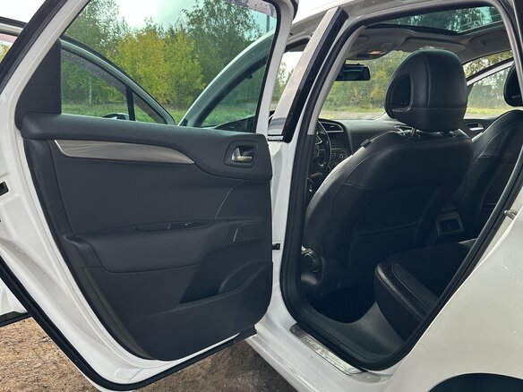 2012 Citroen C4 II, белый, 700000 рублей - вид 24