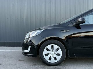 2013 Kia Rio 4-speed III, чёрный, 930000 рублей, вид 5
