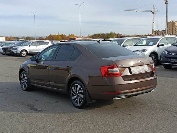 2017 Skoda Octavia III (A7) Рестайлинг, коричневый, 1349000 рублей - вид 6