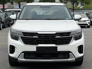 2023 Kia Seltos I Рестайлинг, белый, 1450401 рублей, вид 2
