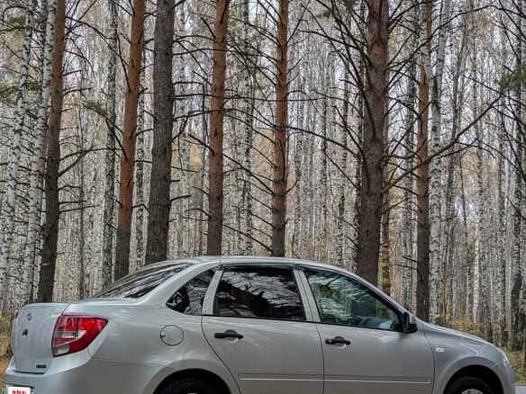 2014 Lada (ВАЗ) Granta I, серебристый, 335000 рублей - вид 4