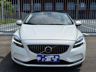 2019 Volvo V40 II Рестайлинг, белый, 1070000 рублей, вид 2