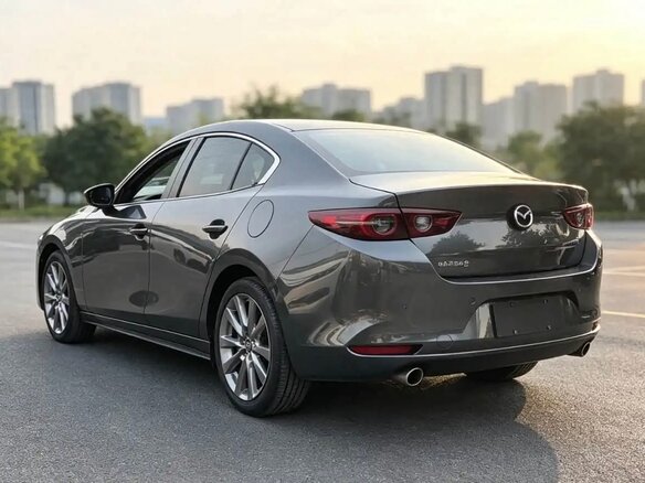 2022 Mazda 3 Axela IV (BP), серый, 1850000 рублей - вид 5
