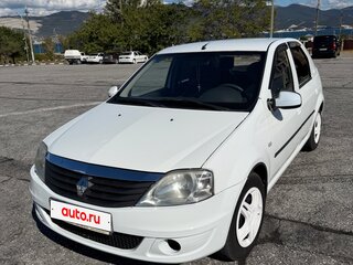2013 Renault Logan I Рестайлинг, белый, 380000 рублей, вид 1