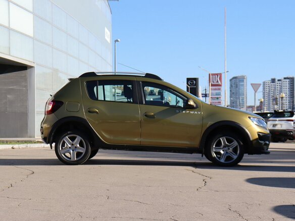 2016 Renault Sandero Stepway II, золотистый, 820000 рублей - вид 3