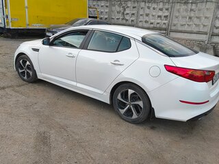 2015 Kia Optima III Рестайлинг, белый, 1400000 рублей, вид 4