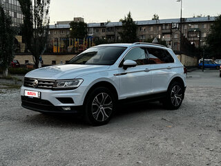 2018 Volkswagen Tiguan II, белый, 2600000 рублей, вид 4