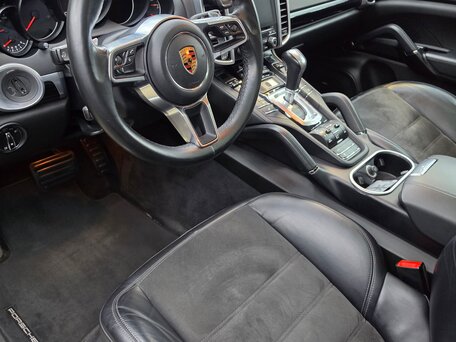 2016 Porsche Cayenne Diesel II Рестайлинг (958), чёрный, 4300000 рублей, вид 3