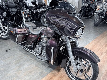 2017 Harley-Davidson Street Glide, фиолетовый, 1799000 рублей, вид 1