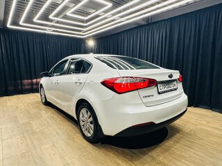 2015 Kia Cerato III, белый, 999999 рублей, вид 4