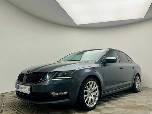 2017 Skoda Octavia III (A7) Рестайлинг, серый, 1795000 рублей - вид 2