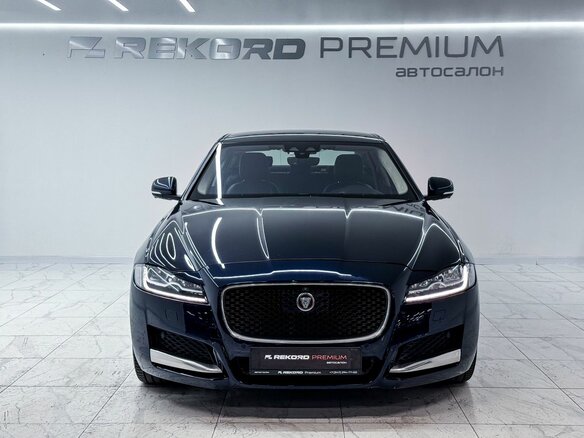 2020 Jaguar XF II, синий, 2560000 рублей - вид 3