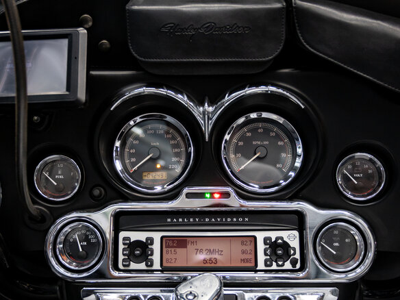 2011 Harley-Davidson Electra Glide, белый, 1100000 рублей - вид 15