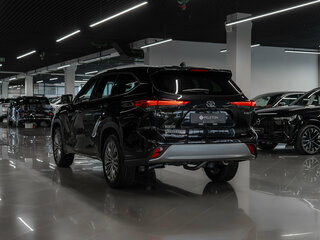 2026 Toyota Highlander IV (XU70), чёрный, 5600000 рублей, вид 5