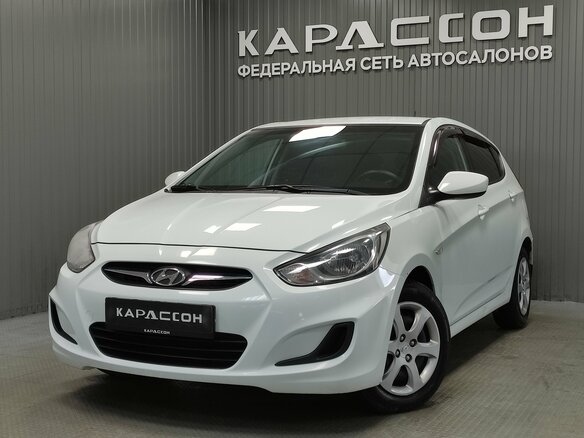 2013 Hyundai Solaris I, белый, 858000 рублей