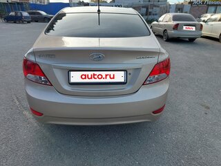 2013 Hyundai Solaris I, бежевый, 557000 рублей, вид 5