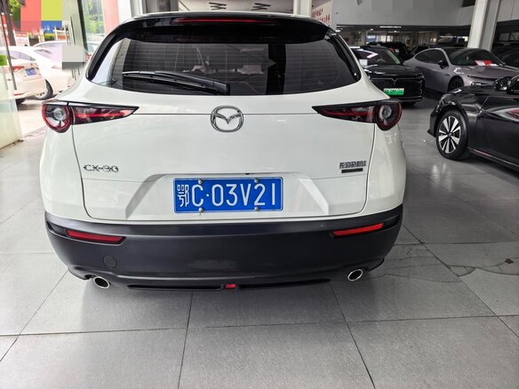 2023 Mazda CX-30 I, белый, 1654000 рублей - вид 3