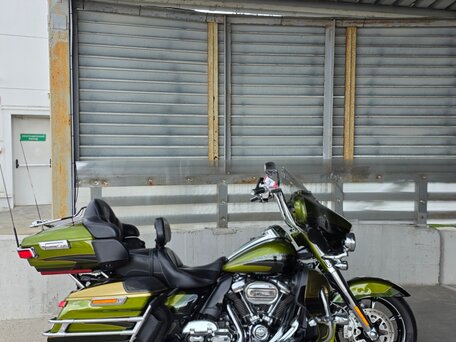 2017 Harley-Davidson CVO Limited, зелёный, 1850000 рублей, вид 1
