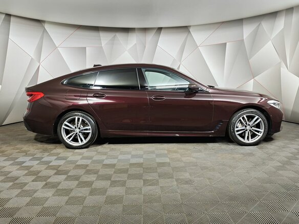 2019 BMW 6 серии Gran Turismo 620d xDrive IV (G32), красный, 4250000 рублей - вид 5