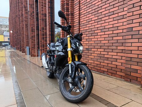2022 BMW G 310 R, чёрный, 465000 рублей, вид 3