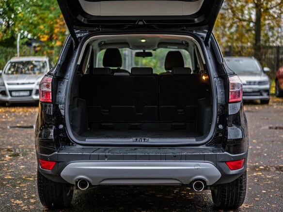 2018 Ford Kuga II Рестайлинг, чёрный, 1644000 рублей - вид 12