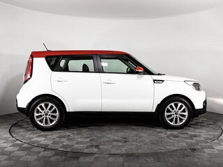 2019 Kia Soul II Рестайлинг, белый, 1599000 рублей, вид 4