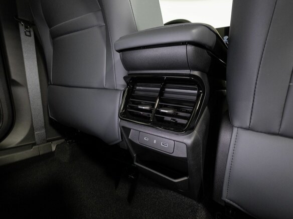 2026 Geely Atlas II, серебристый - вид 13