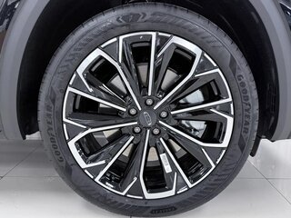 2026 Geely Monjaro (Xingyue L) I Рестайлинг 2 (China Market), чёрный, 3999000 рублей, вид 4