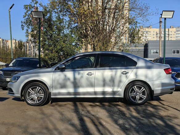 2015 Volkswagen Jetta VI, серебристый, 999000 рублей - вид 4