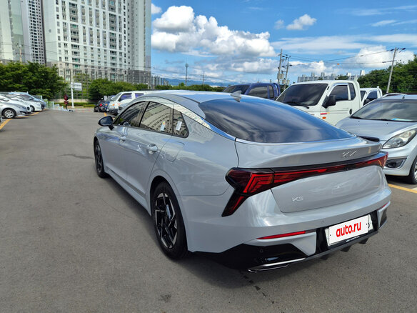 2023 Kia K5 LPi III Рестайлинг, серый - вид 1