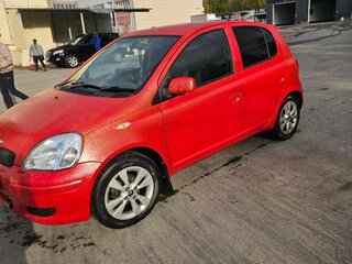 2003 Toyota Vitz I (P10), красный, 450000 рублей, вид 4