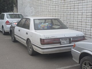 1989 Toyota Crown VIII (S130), белый, 325000 рублей, вид 2