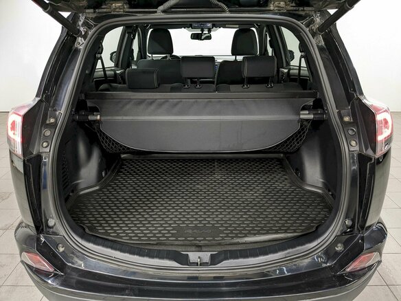 2018 Toyota RAV4 IV (XA40) Рестайлинг, чёрный, 2790000 рублей - вид 9