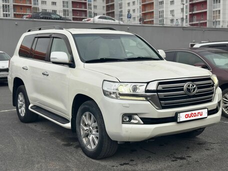 2019 Toyota Land Cruiser 200 Series Рестайлинг 2, белый, 4500000 рублей, вид 1