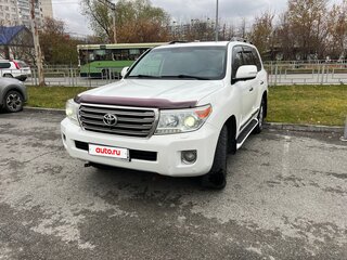 2013 Toyota Land Cruiser 200 Series Рестайлинг 1, белый, 3190000 рублей, вид 4