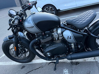 2020 Triumph Bonneville Bobber, серебристый, 1450000 рублей, вид 1