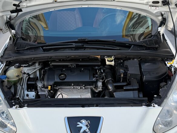 2011 Peugeot 308 I Рестайлинг, белый - вид 27
