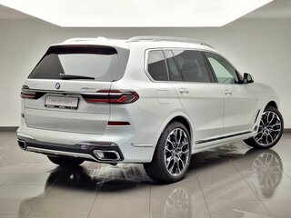 2024 BMW X7 40i I (G07) Рестайлинг, белый, 14800000 рублей, вид 3