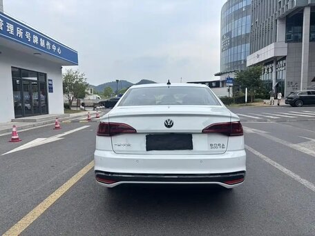 2023 Volkswagen Bora IV (China Market) Рестайлинг, белый, 1725000 рублей, вид 4