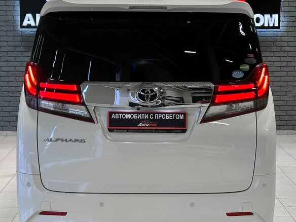 2017 Toyota Alphard III, белый, 3370000 рублей - вид 6