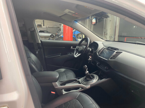 2014 Kia Sportage III Рестайлинг, белый, 1523000 рублей - вид 31