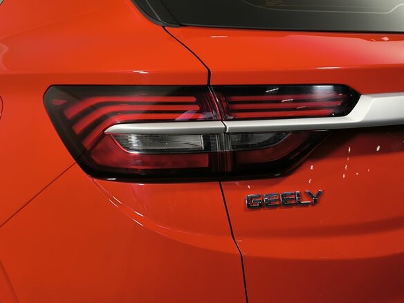 2023 Geely Coolray I, красный, 1730000 рублей - вид 20